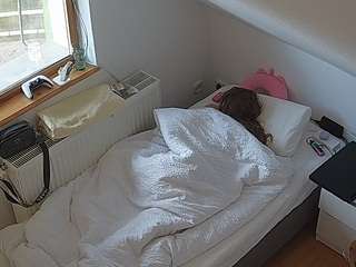 voyeurcam-julmodels-bed-7