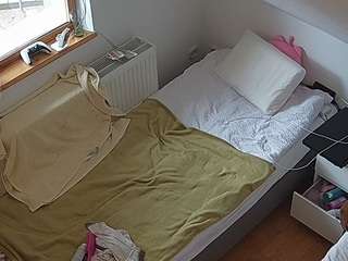 voyeurcam-julmodels-bed-7 camsoda