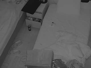 voyeurcam-julmodels-bed-7
