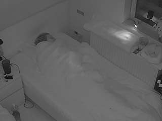 voyeurcam-julmodels-bed-7