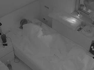 voyeurcam-julmodels-bed-7