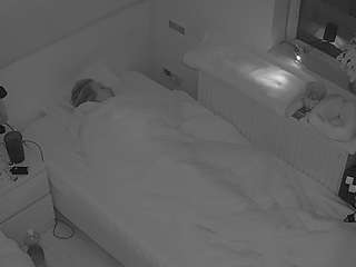 voyeurcam-julmodels-bed-7