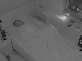 voyeurcam-julmodels-bed-7