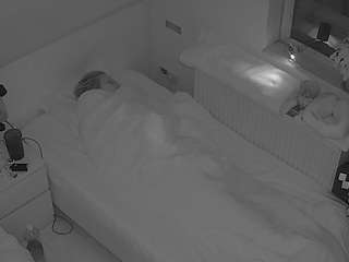 voyeurcam-julmodels-bed-7