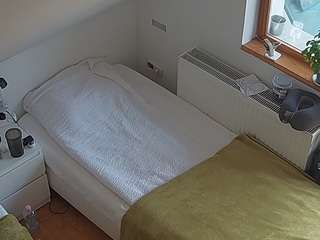 voyeurcam-julmodels-bed-7