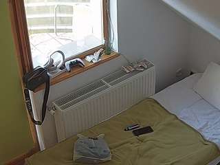 voyeurcam-julmodels-bed-7