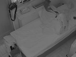 voyeurcam-julmodels-bed-7