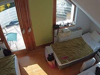 voyeurcam-julmodels-bed-7