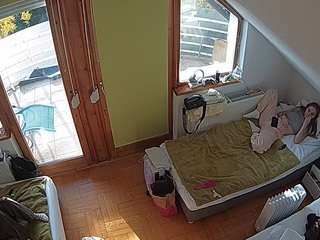 voyeurcam-julmodels-bed-7