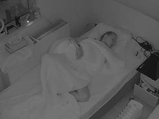 voyeurcam-julmodels-bed-7