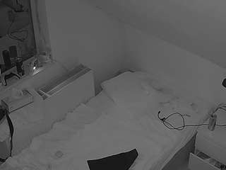 voyeurcam-julmodels-bed-7