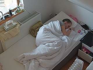 voyeurcam-julmodels-bed-7