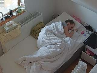 voyeurcam-julmodels-bed-7