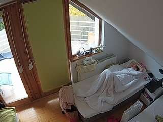 voyeurcam-julmodels-bed-7