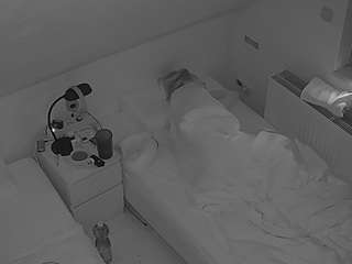 voyeurcam-julmodels-bed-7