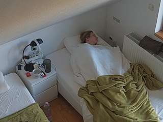 voyeurcam-julmodels-bed-7