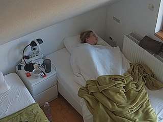 voyeurcam-julmodels-bed-7