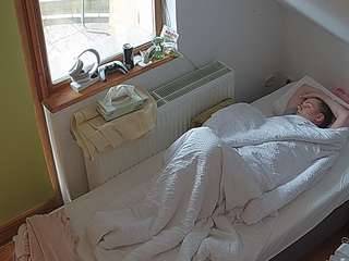 voyeurcam-julmodels-bed-7