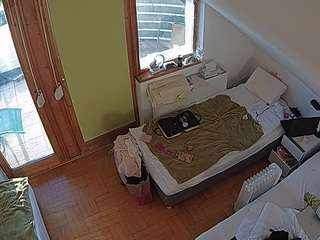 voyeurcam-julmodels-bed-7