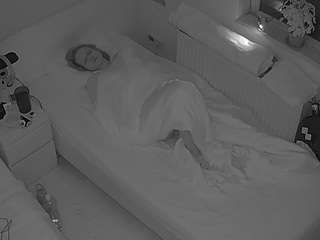 voyeurcam-julmodels-bed-7