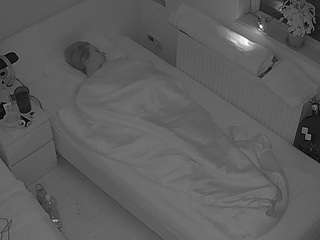 voyeurcam-julmodels-bed-7