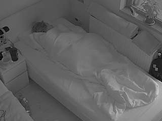 voyeurcam-julmodels-bed-7