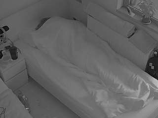 voyeurcam-julmodels-bed-7