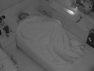 voyeurcam-julmodels-bed-7