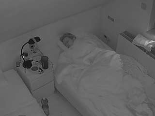 voyeurcam-julmodels-bed-7