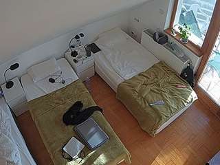 voyeurcam-julmodels-bed-7