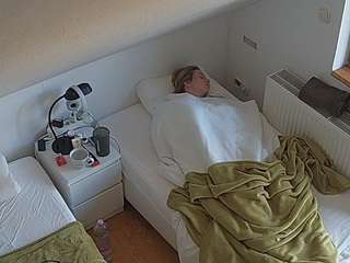 voyeurcam-julmodels-bed-7