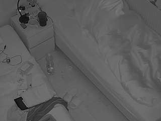 voyeurcam-julmodels-bed-7 camsoda