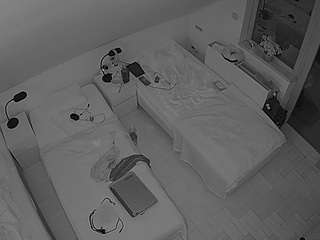 voyeurcam-julmodels-bed-7