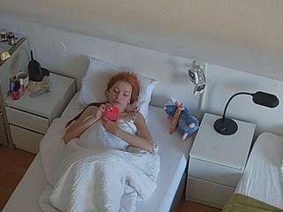 voyeurcam-julmodels-bed-7