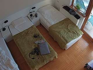 voyeurcam-julmodels-bed-7