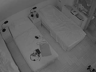 voyeurcam-julmodels-bed-7