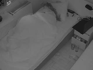 voyeurcam-julmodels-bed-7