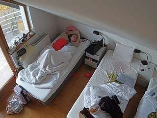 voyeurcam-julmodels-bed-7