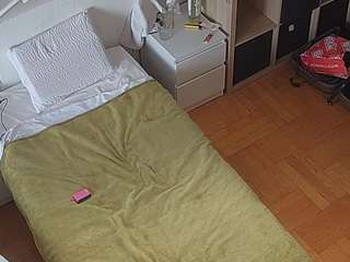 voyeurcam-julmodels-bed-7
