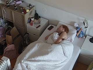 voyeurcam-julmodels-bed-7