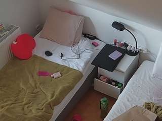 voyeurcam-julmodels-bed-7