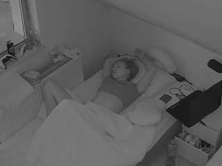 voyeurcam-julmodels-bed-7