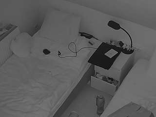 voyeurcam-julmodels-bed-7