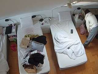 voyeurcam-julmodels-bed-7
