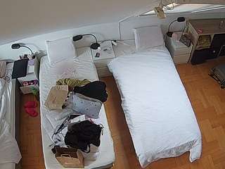 voyeurcam-julmodels-bed-7