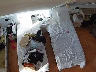 voyeurcam-julmodels-bed-7