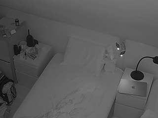 voyeurcam-julmodels-bed-7