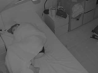 voyeurcam-julmodels-bed-7