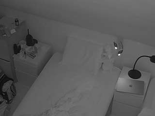 voyeurcam-julmodels-bed-7