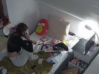 voyeurcam-julmodels-bed-7